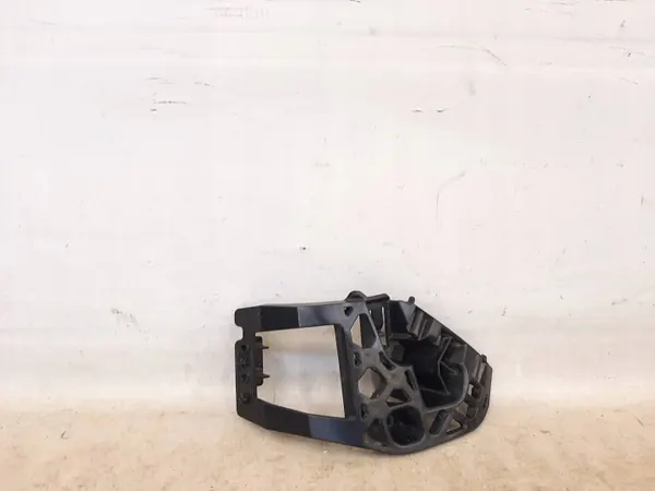 Guía de Parachoques Superior Derecha OEM 8074824 BMW M8 image 2