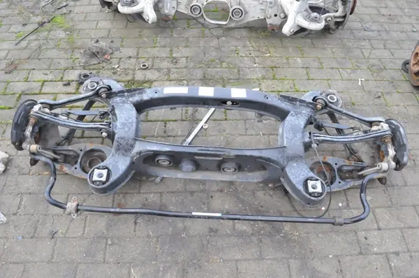 Mercedes achterophanging balk OEM 1723504001 image 2