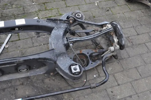 Mercedes achterophanging balk OEM 1723504001 image 5
