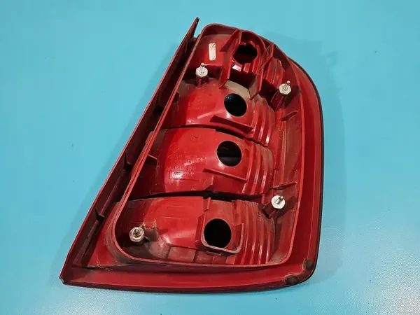 Luz Trasera Izquierda Skoda Fabia I HB image 3