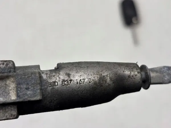 Cilindro de fechadura dianteiro esquerdo OEM 3T0837167B image 7