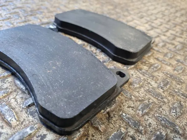 Tesla FER9206FGG Bremsbeläge - Gebrauchte OEM-Teile image 4