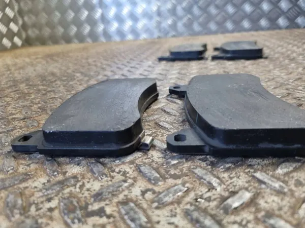 Tesla FER9206FGG Bremsbeläge - Gebrauchte OEM-Teile image 8
