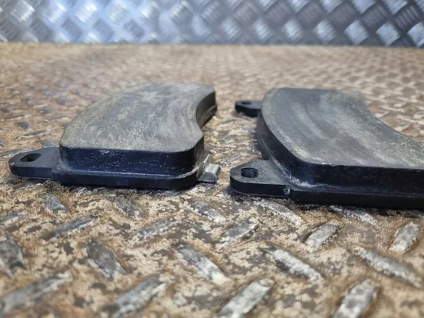 Tesla FER9206FGG Bremsbeläge - Gebrauchte OEM-Teile image 9
