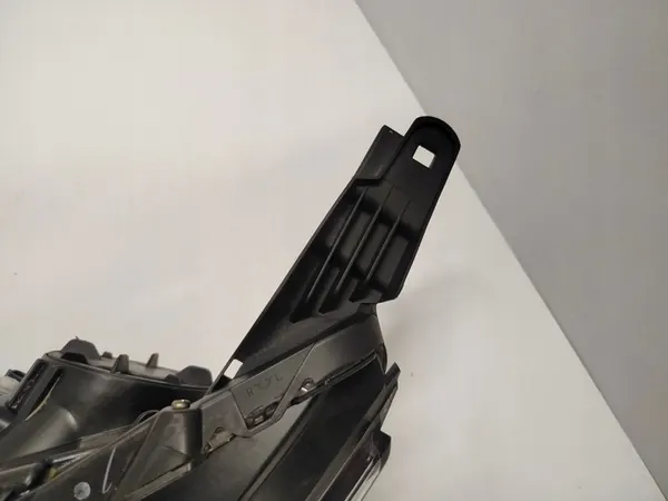 Mitsubishi L200 V Lift Lámpara Lente Izquierda 8301D377 image 3