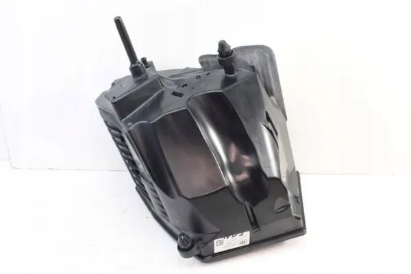 AUDI A4 A5 Alloggiamento Filtro Aria 8W0133837 8W0133835 image 3
