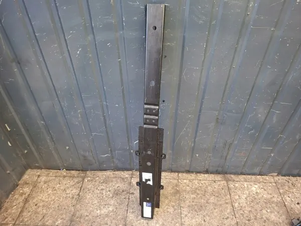 Poteau Mercedes Sprinter W907 W910 OEM A9076101000 image 2