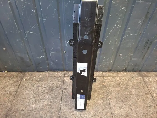 Poteau Mercedes Sprinter W907 W910 OEM A9076101000 image 3