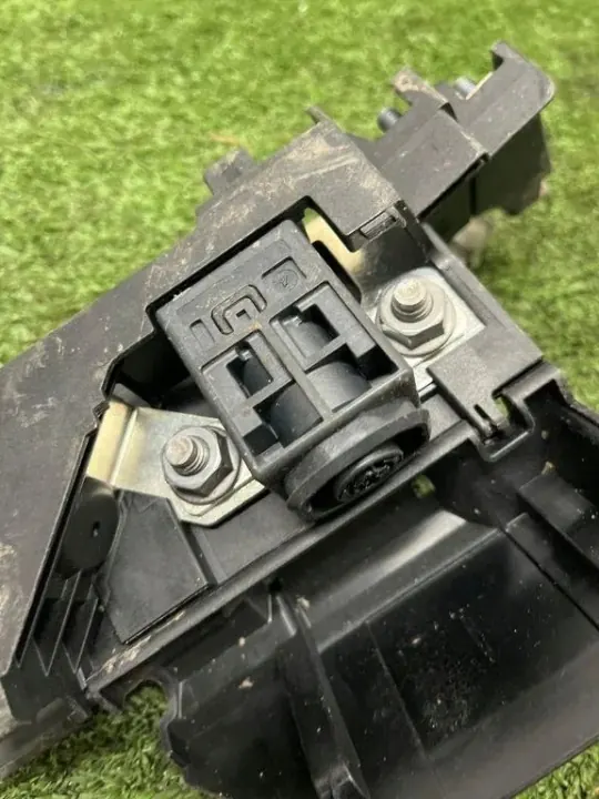 Porsche Batteriesicherung OEM 4M6915459 - Gebraucht image 3