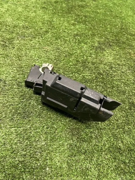 Porsche Batteriesicherung OEM 4M6915459 - Gebraucht image 4