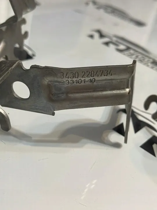 BMW M2 F87 voorremkabelklem OEM 3402284734 image 3