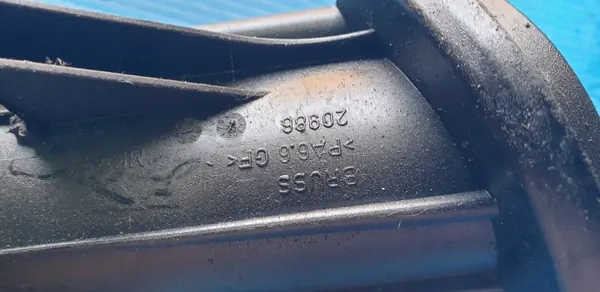 BMW X5 E70 Oljefyllkapsel OEM 7823183 - Begagnad image 4