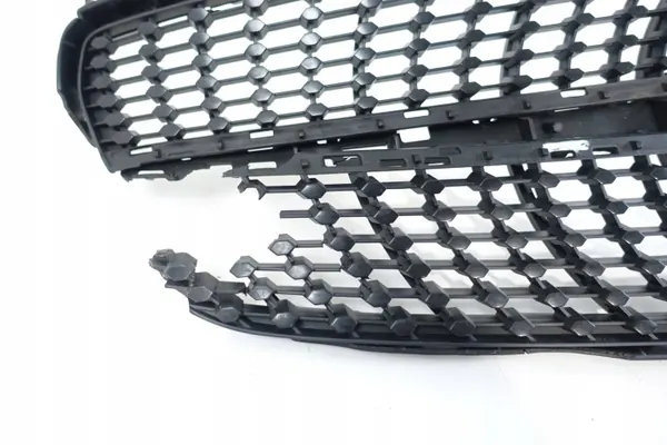 Mercedes A-klass W176 Framgrill OEM A1768882160 image 3