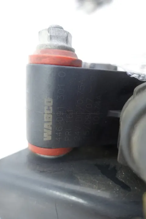 Soupape de chauffage AdBlue Iveco OE 4460913010 - Occasion image 6