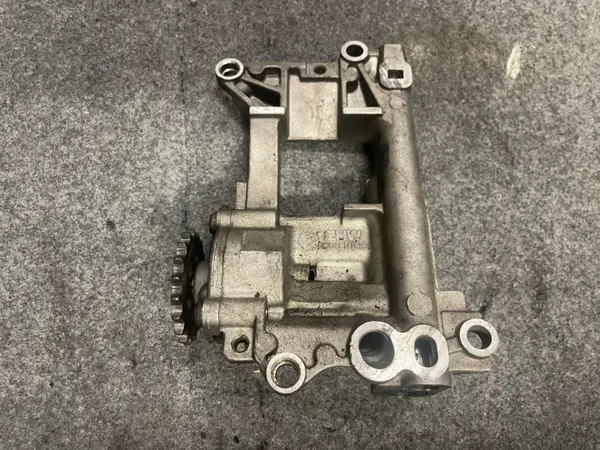 Pompe à huile d'occasion OEM 2247212 pour BMW 5 E39 525d image 3