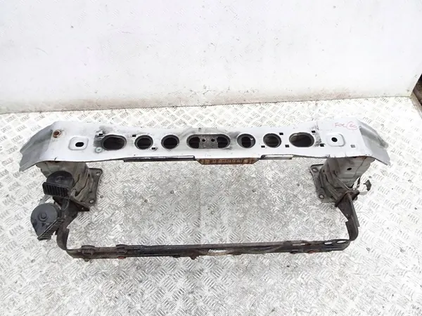 Poutre de pare-chocs avant Ford Focus MK3 OB image 1