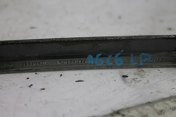 Audi A6 C6 Puskuri 4F0853065A image 3