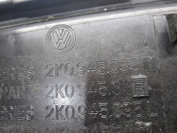 VOLKSWAGEN CADDY III Cache Lampe Arrière Gauche 2K0945095M image 3