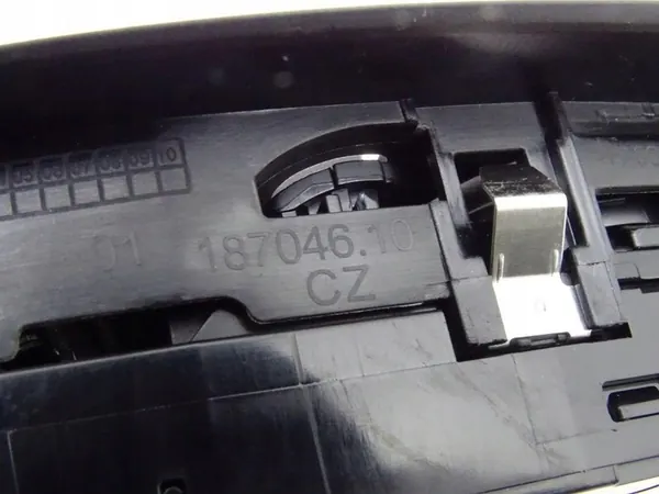 Linker voorpaneel BMW 2 F46 Gran Tourer image 5