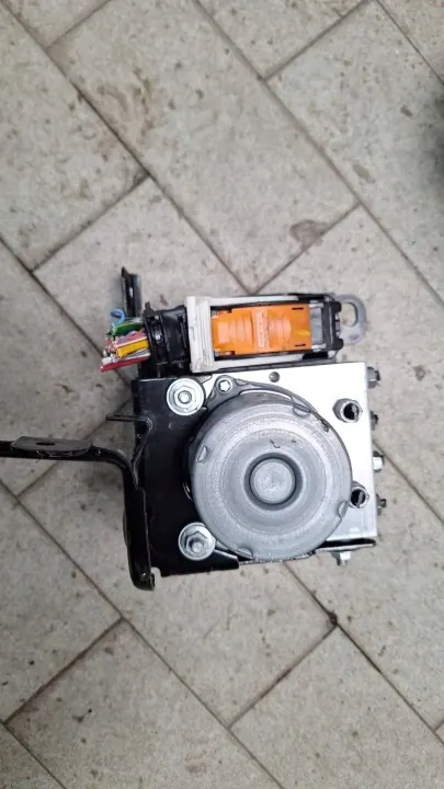 Citroen C5 Aircross ABS-pomp OEM 9845080780 image 2