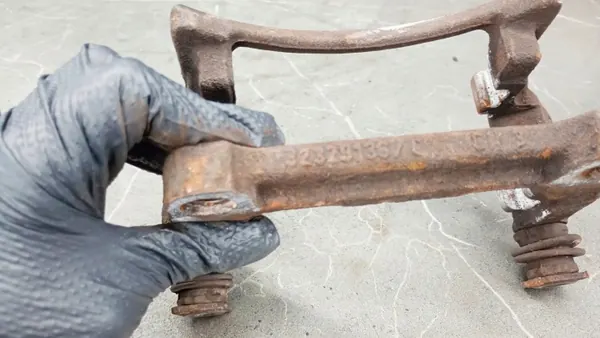 OEM 32329136 Vänster Styrarm - Begagnad image 4