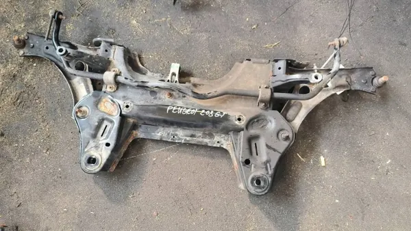 Triangle Suspension OEM SANKI PRZEDNIE Peugeot 208 II image 2
