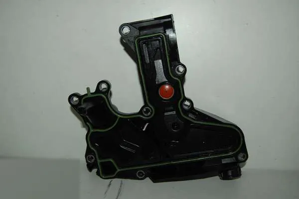 Öljy-erotin Audi Q3 2.0 TFSI 06H103495J image 2