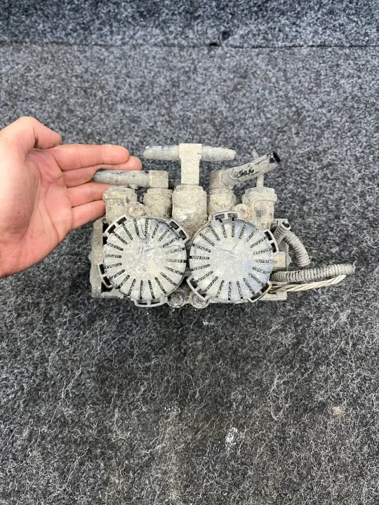 Modulador EBS MAN TGA 18.440 81521066042 - Usado image 3