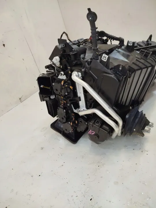 Radiateur de chauffage Audi OEM 4G1820005H - Occasion image 5