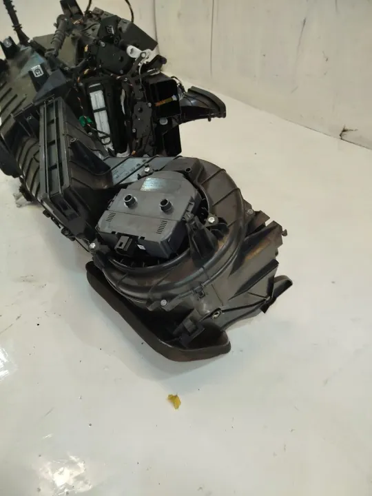 Radiateur de chauffage Audi OEM 4G1820005H - Occasion image 6