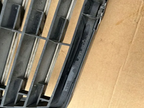 Mercedes-Benz OE A2108880123 Griglia Radiatore image 2