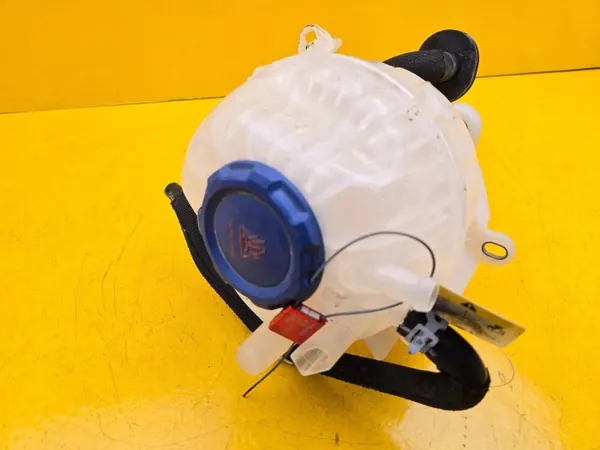 Depósito de expansão Audi E-Tron OEM 4KE121405A - Usado image 2