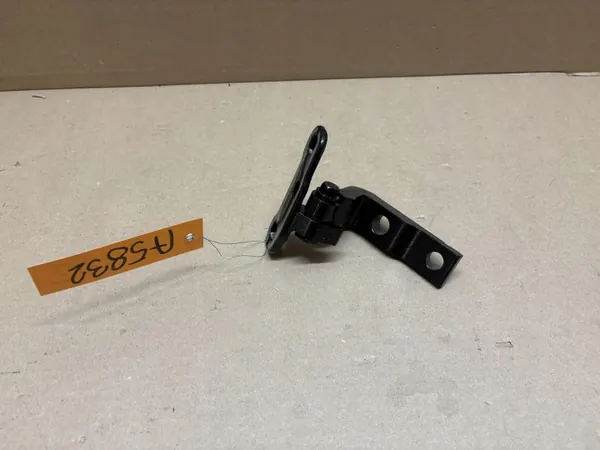 OEM 31371552 Front Left Door Hinge for Volvo image 2