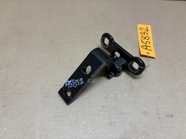 OEM 31371552 Front Left Door Hinge for Volvo image 3