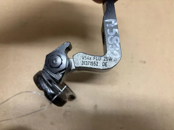 OEM 31371552 Front Left Door Hinge for Volvo image 4
