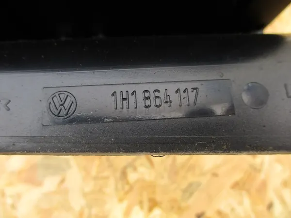 VW Golf III Vento cassettedrager OEM 1H1864117 image 4