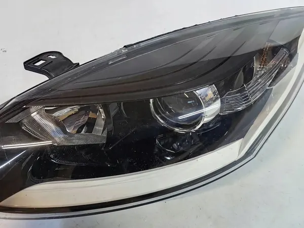 RENAULT MEGANE III LIFT GT - VASEN LINSSIKOKOELMA image 4