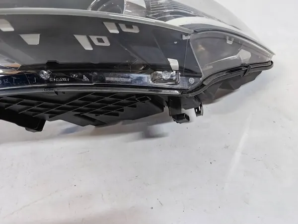 RENAULT MEGANE III LIFT GT - VASEN LINSSIKOKOELMA image 6