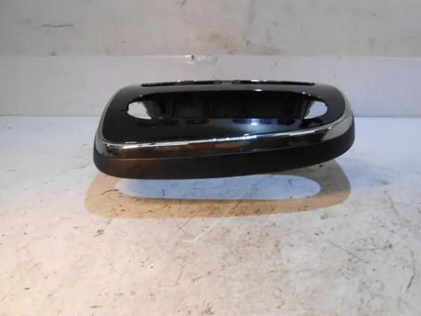 Cadre console radio Renault Clio IV OEM 682607616R image 3