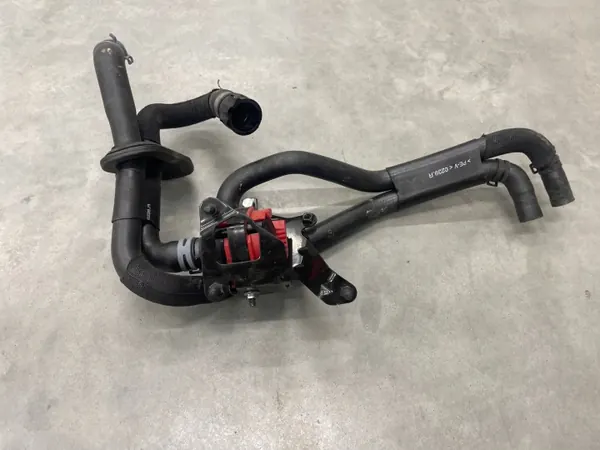 Audi OE 4G0121601A extra vattenpump för A6 C7 3.0 TDI image 2