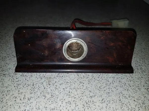 Tomada 12V OEM 51168184589 para BMW 7 E38 4.0L Diesel image 2