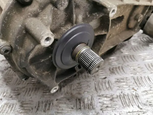 Porsche Verteilergetriebe OEM 0BU341011G - Gebraucht image 4