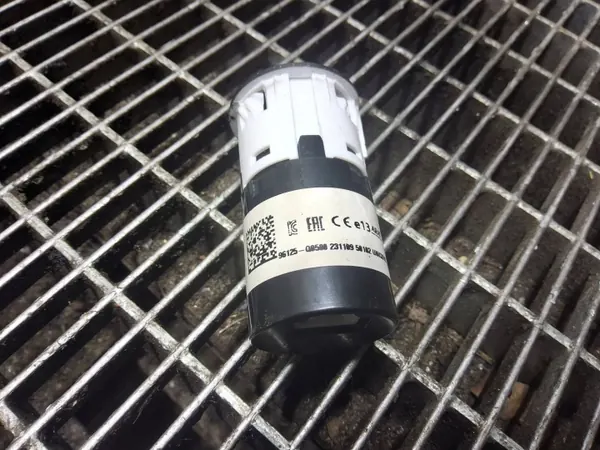 USB Snellader Aansluiting OEM 96125-Q0500 voor Hyundai i20 image 5