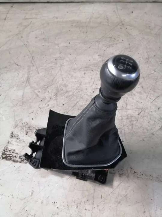 Toyota Versnellingspook OEM 112102401 voor Avensis T270 image 3