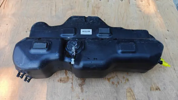 Fiat Ducato AdBlue-tank OEM 1395774080 - Begagnad image 6