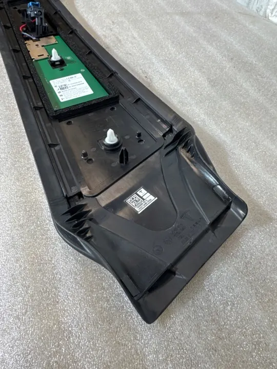 Poteau Caméra Droit Tesla Y OEM 1494241-00-A image 6