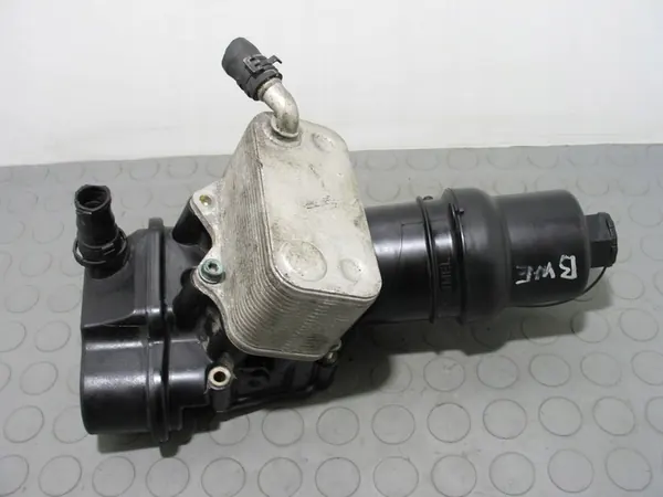 Oljefilterbas VW Skoda 2.0 FSI 06B117021C image 3