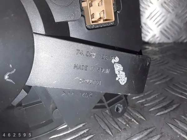 Audi Lämmityspuhaltimen moottorin tuuletin OEM 740221233F image 3
