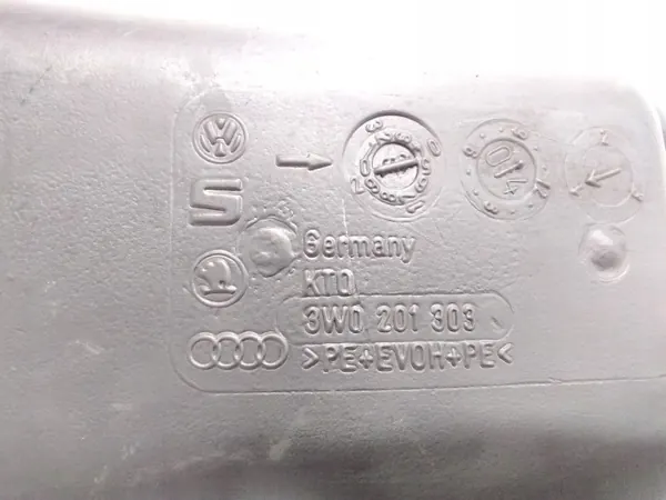 Bentley Kraftstoffdampftank OEM 3W0201301C Gebraucht image 7