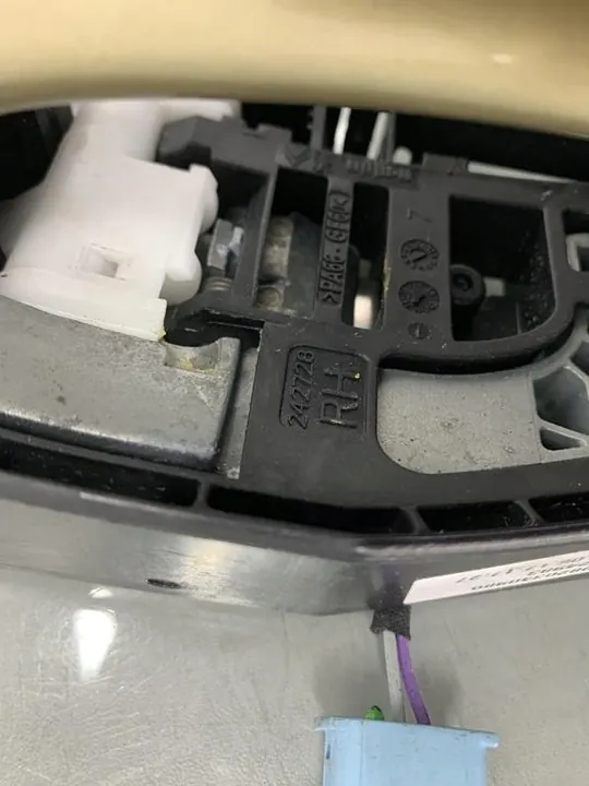 Maniglia porta anteriore destra Peugeot 3008 II 1.6 Blue HDI OEM 9820340980 image 3